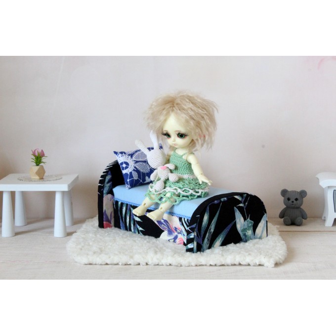 Miniature 1:12 scale bed, dollhouse furniture blanket