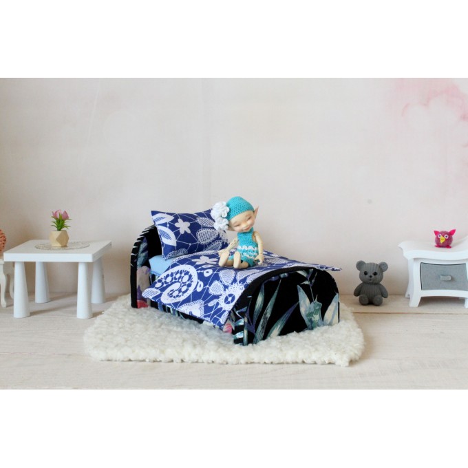 Miniature 1:12 scale bed, dollhouse furniture blanket