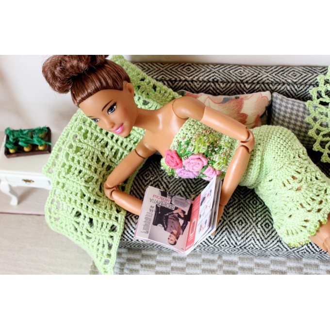 Miniature dress for Barb doll. Green color crochet 