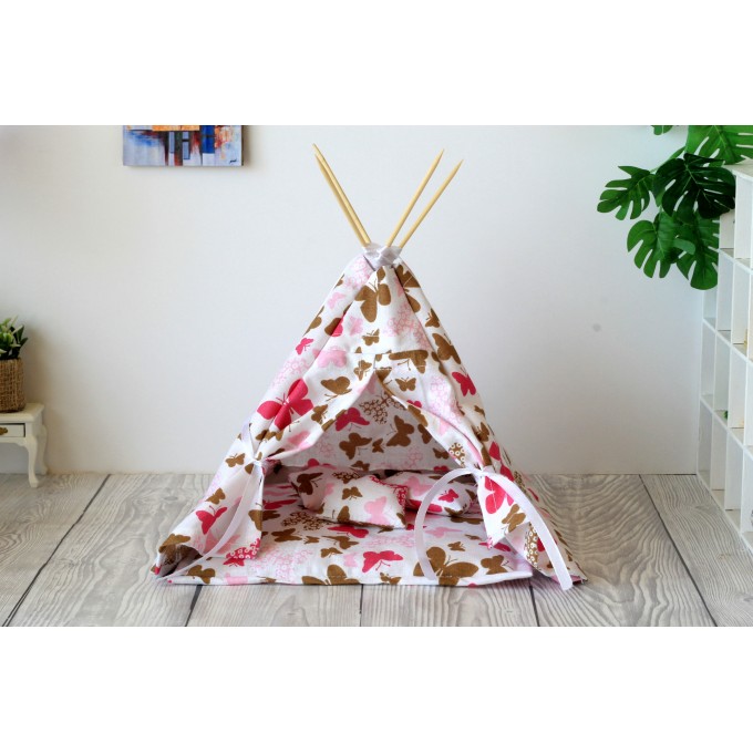 Miniature teepee tent. Tiny play-tent with mat pillows