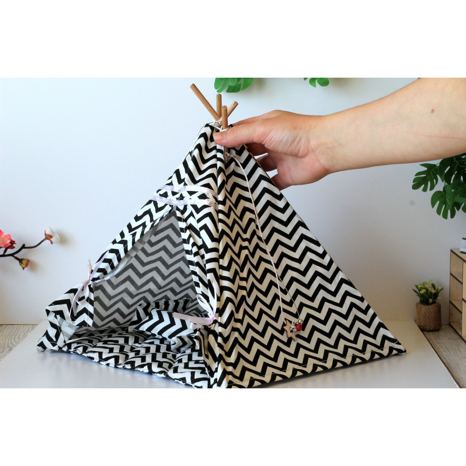 Miniature dollhouse teepee tent, 12 inch zigzag fashion BJD doll picnic