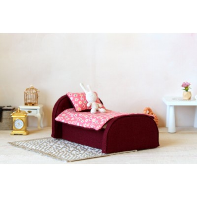 Lati bed red