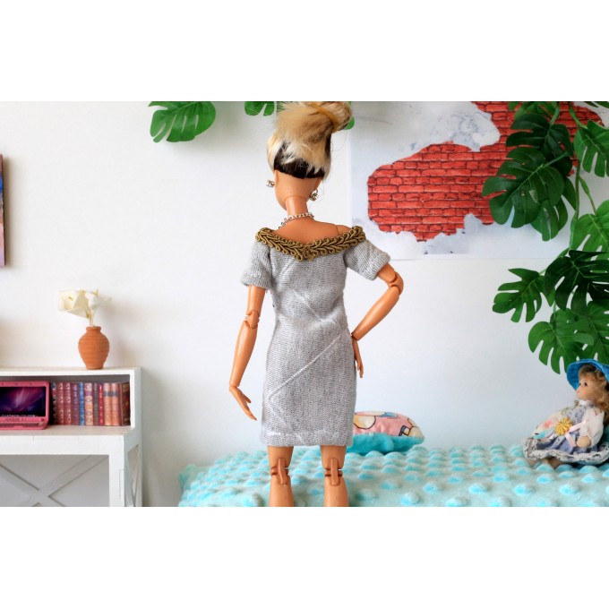 Barb doll dress, elegant gray outfit with jewelry 