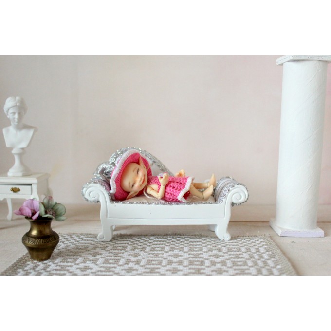 Miniature Victorian sofa 1:12 scale. Gypsum dollhouse