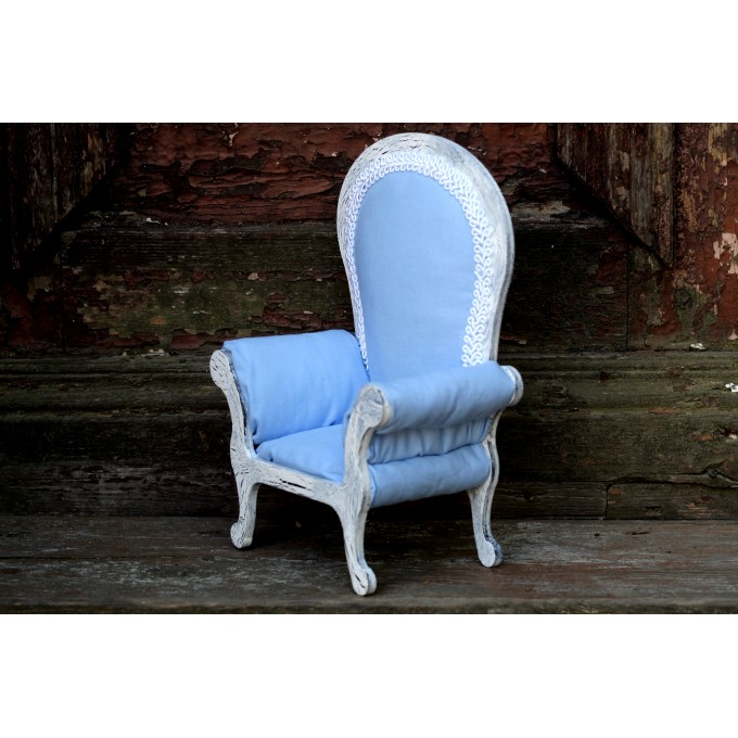 Miniature old look chair with cracked wood effect, blue