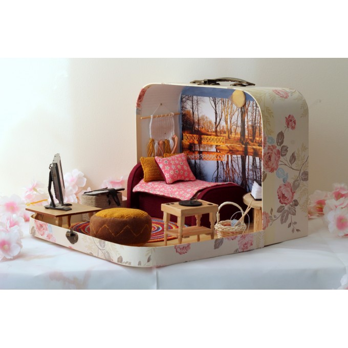Dollhouse suitcase in 1:12 scale. Knitting lovers 
