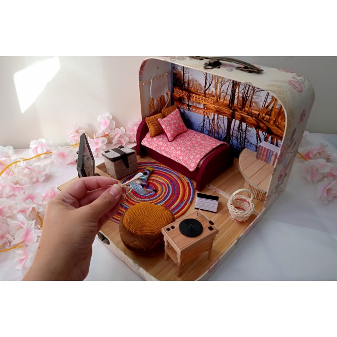 Dollhouse suitcase in 1:12 scale. Knitting lovers 