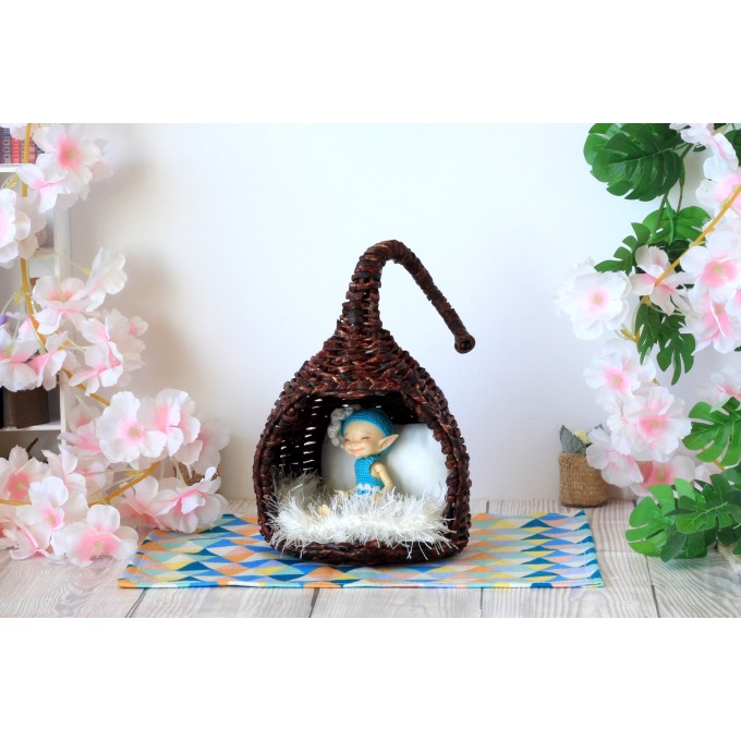 Miniature hanging chair, wicker dollhouse furniture