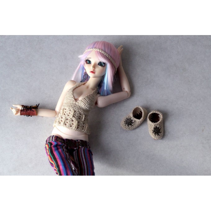 Minifee doll top with shoes and hair necklace hippie