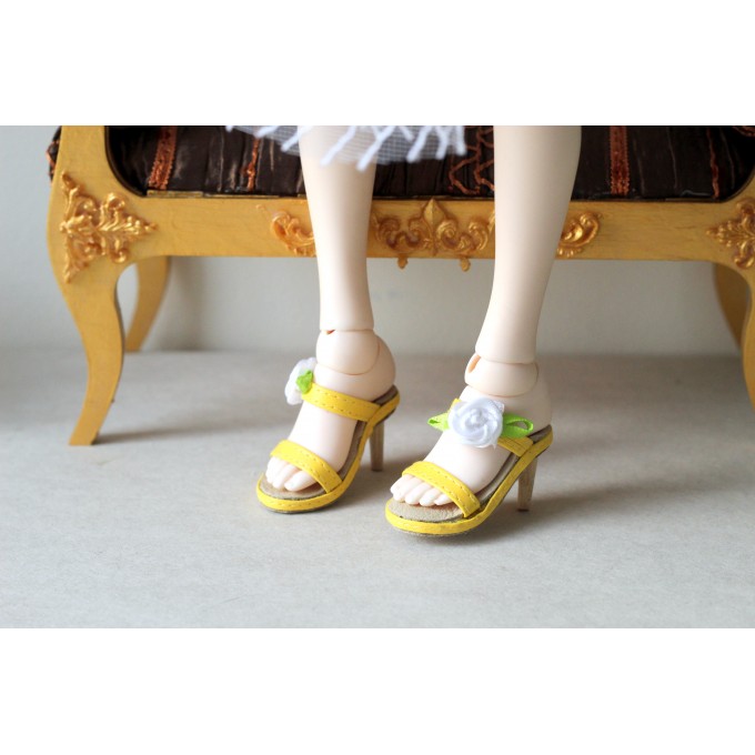 Minifee shoes high heel yellow leather sandals with flowers.