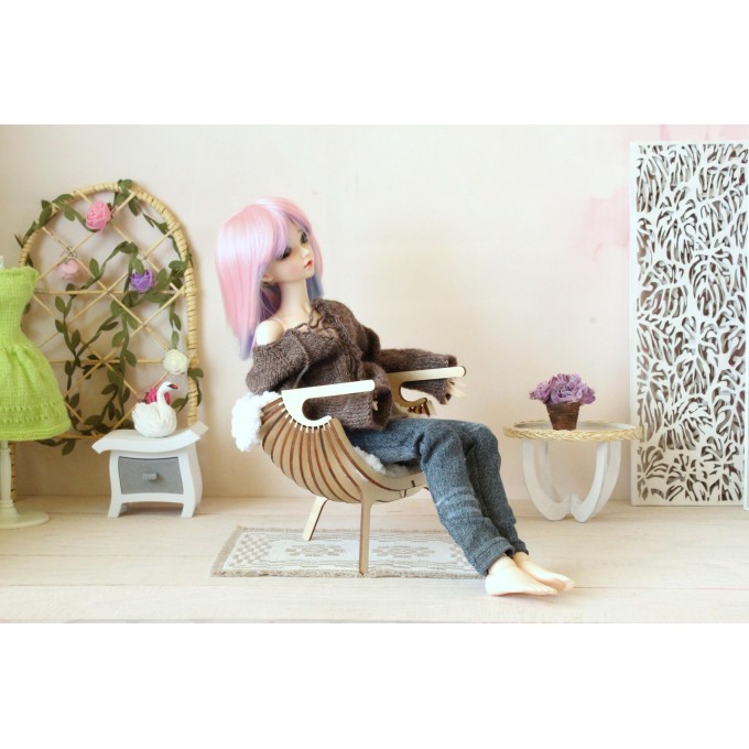 Miniature shield chair with 3 legs digital vector file