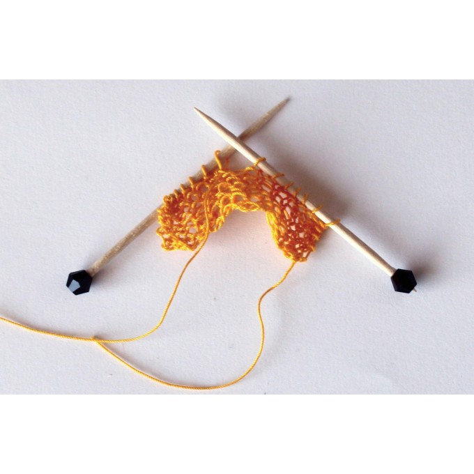 Miniature needles with knitting yarn tutorial PDF 