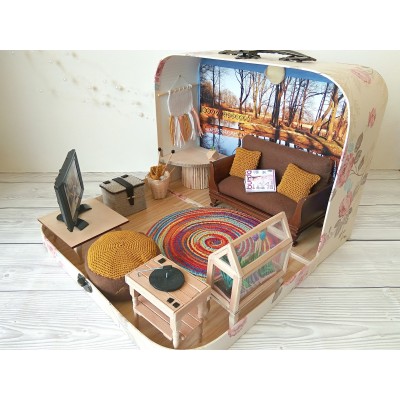 Roombox knitting