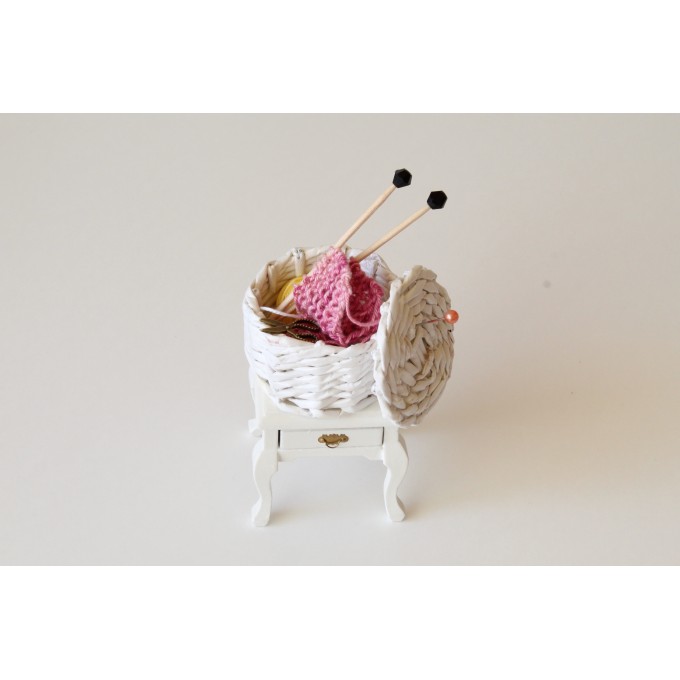 Miniature knitting basket, 1:6 scale dolls. Wicker 