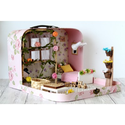Travel dollhouse pink